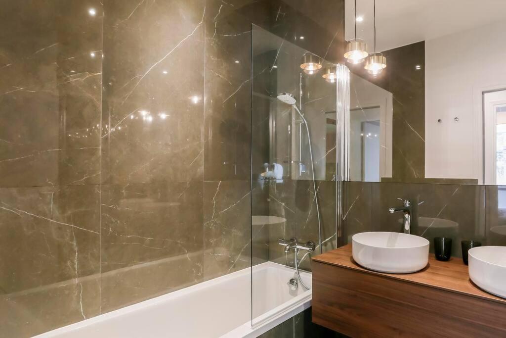 Modern 2 Bedrooms Near Louvre Париж Экстерьер фото